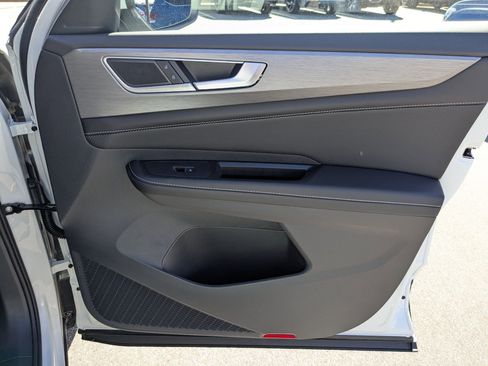 New 2025 Volkswagen Atlas Cross Sport SE image 33