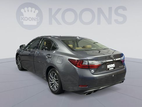 Used 2016 Lexus ES 350 w/ Navigation System Package FWD image 4