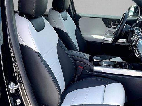 Certified 2023 Mercedes-Benz GLB 250 4MATIC image 9
