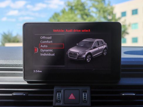 Used 2019 Audi Q5 2.0T Premium AWD/4WD image 35