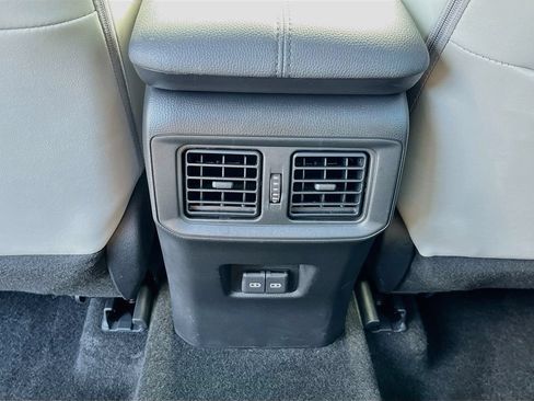 Used 2023 Toyota RAV4 Limited AWD/4WD image 31