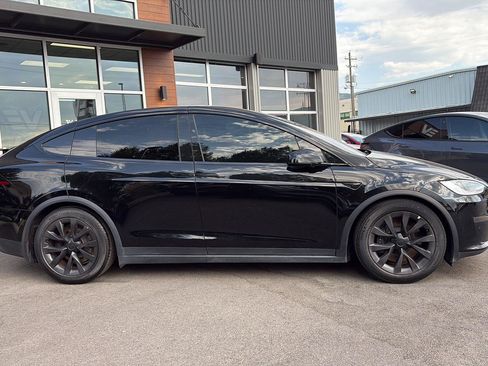 Used 2022 Tesla Model X AWD/4WD image 9