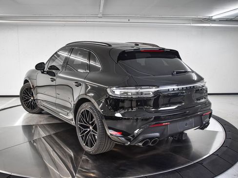 Certified 2025 Porsche Macan GTS image 3