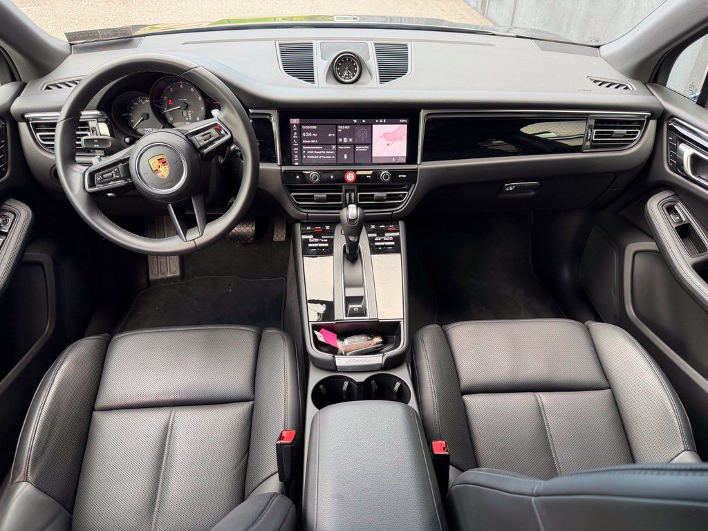 Certified 2026 Porsche Macan AWD/4WD image 17