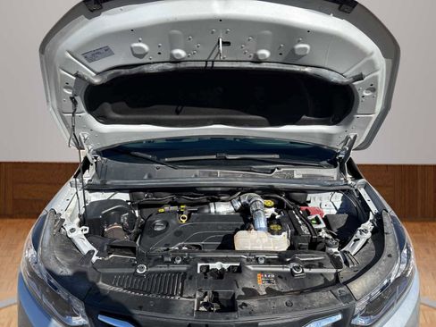 Used 2022 Chevrolet Trax LS w/ Tint and Cruise Package image 17