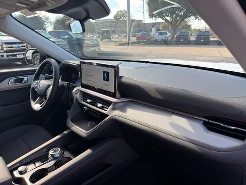 New 2026 Ford Explorer Active RWD image 13