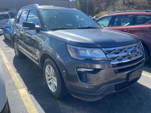 Used 2018 Ford Explorer XLT w/ Equipment Group 201A AWD/4WD image 9