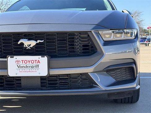 Used 2024 Ford Mustang Coupe image 8