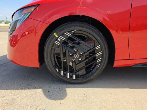 New 2026 Nissan Sentra SR w/ Floor Mat Package FWD image 28