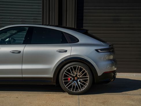 Used 2026 Porsche Cayenne GTS image 12