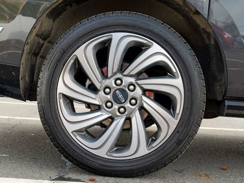 Used 2023 Lincoln Navigator L Reserve AWD/4WD image 11