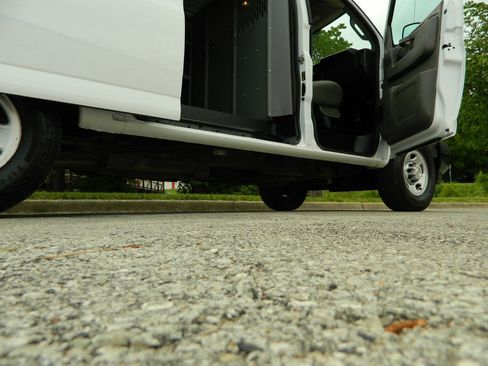 Used 2022 Chevrolet Express 2500 w/ Driver Convenience Package RWD image 15