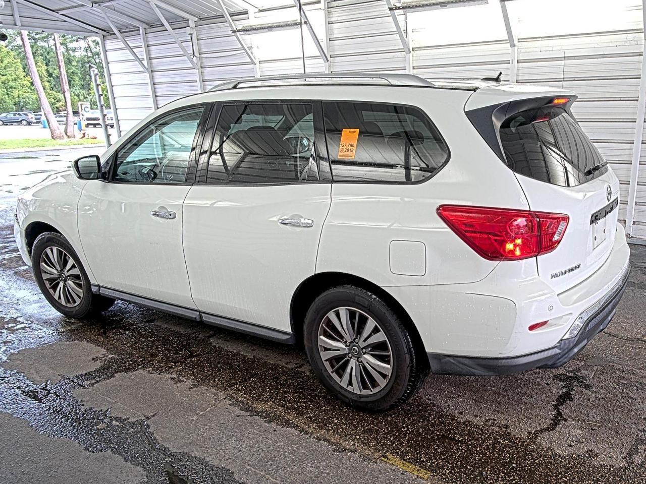 Used 2018 Nissan Pathfinder SV FWD image 5
