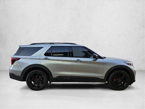Used 2020 Ford Explorer ST w/ ST Street Pack image 4