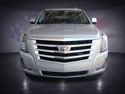 Used 2020 Cadillac Escalade ESV Luxury RWD image 8