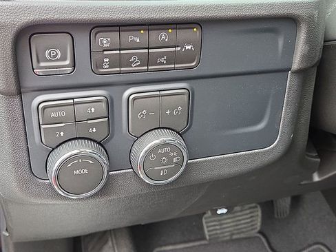 New 2026 Chevrolet Suburban Z71 w/ Comfort Package image 10