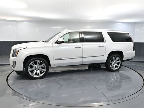 Used 2020 Cadillac Escalade ESV Premium Luxury image 12