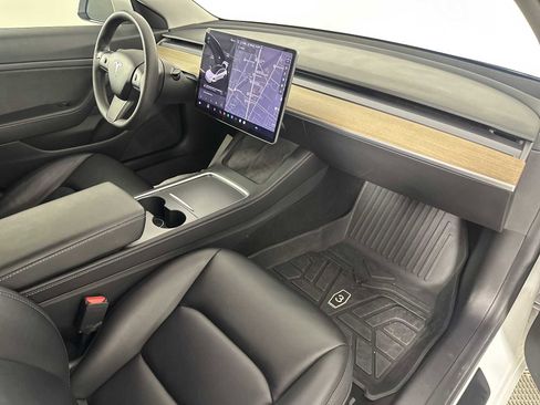 Used 2021 Tesla Model 3 Standard Range Plus image 33