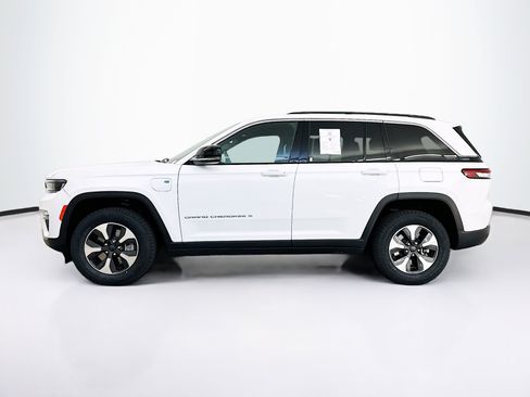 Used 2024 Jeep Grand Cherokee Limited 4xe AWD/4WD image 4