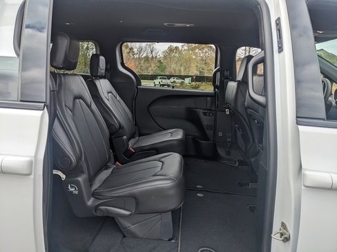 New 2026 Chrysler Pacifica Select image 46