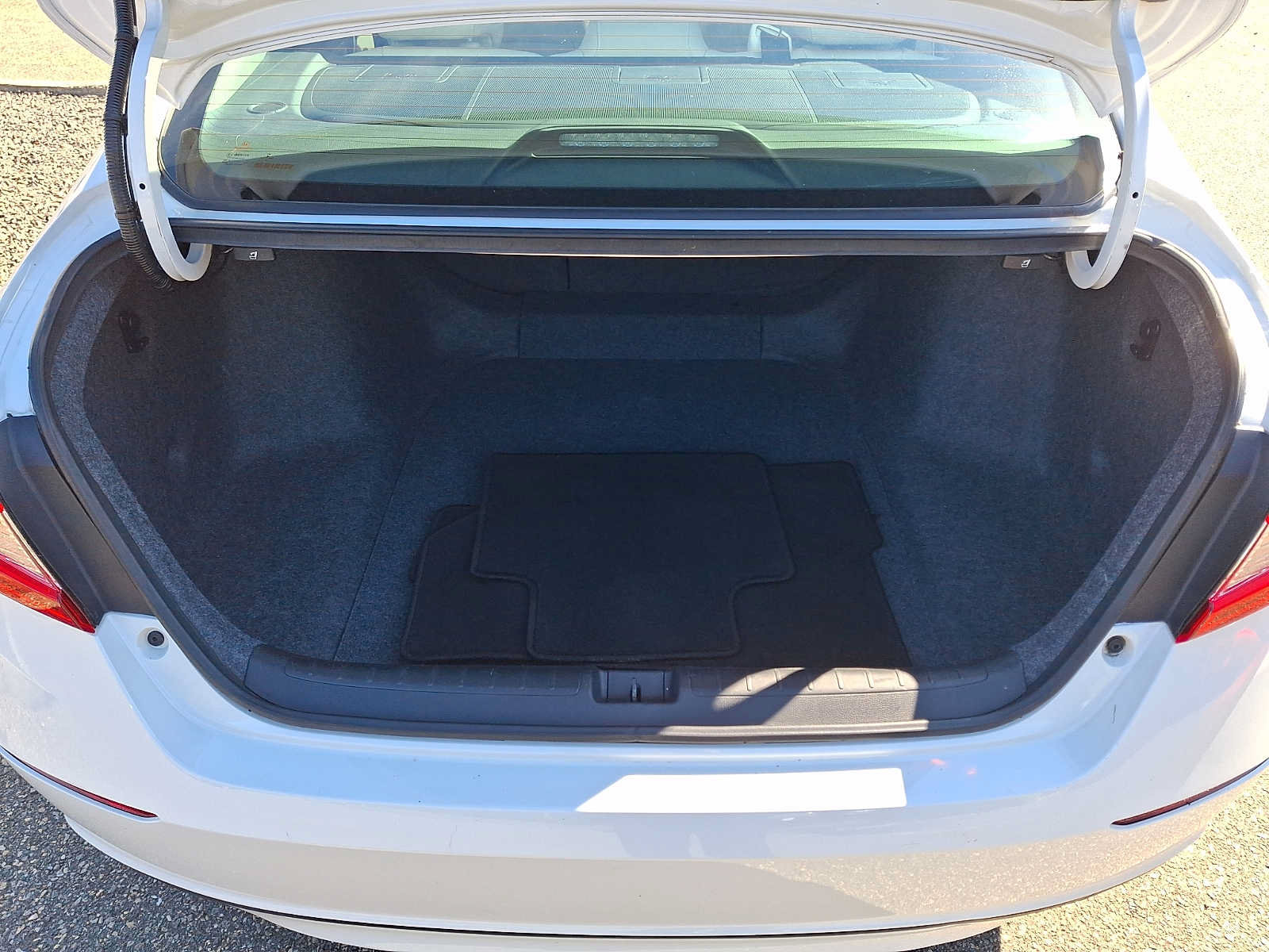 Used 2018 Honda Accord EX-L image 29
