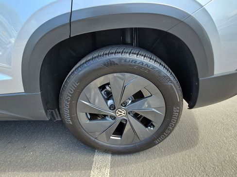 Certified 2025 Volkswagen Taos S FWD image 32