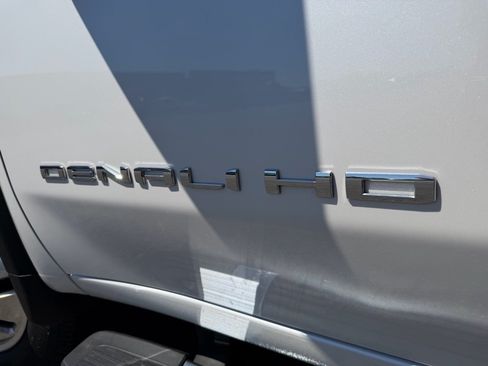 Used 2025 GMC Sierra 3500 Denali w/ Denali Reserve Package AWD/4WD image 11