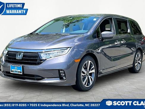 Used 2022 Honda Odyssey Touring image 3