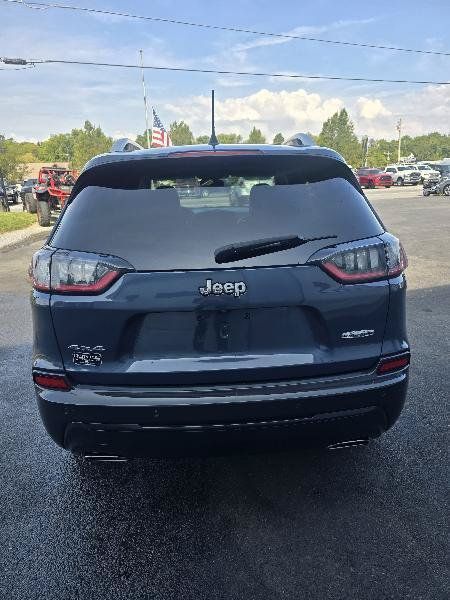Used 2020 Jeep Cherokee Latitude Plus AWD/4WD image 3