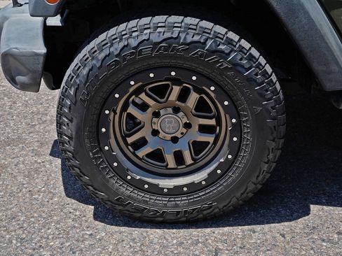 Used 2009 Jeep Wrangler Unlimited X AWD/4WD image 5