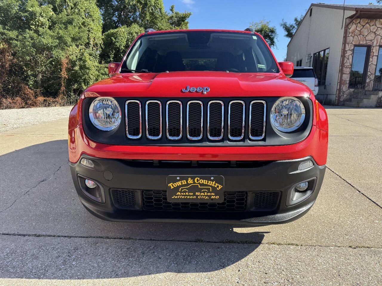 Used 2018 Jeep Renegade Latitude FWD image 2