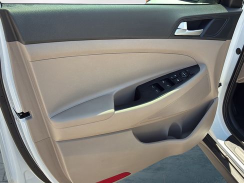 Used 2021 Hyundai Tucson Value FWD image 11
