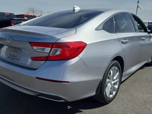 Used 2018 Honda Accord LX image 3