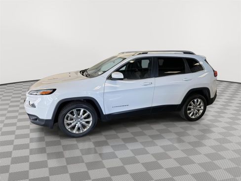 Used 2015 Jeep Cherokee Limited image 2