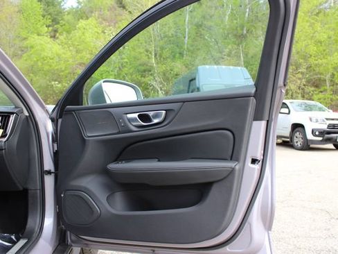 New 2026 Volvo V60 B5 Cross Country Plus w/ Climate Package AWD/4WD image 12