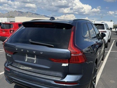 Used 2022 Volvo XC60 T8 R-Design w/ Advanced Package AWD/4WD image 5