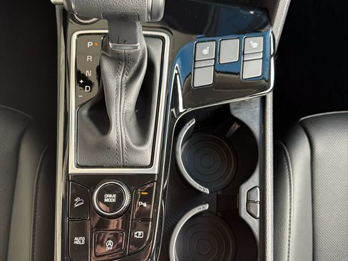 Used 2025 Kia Sportage EX FWD image 18