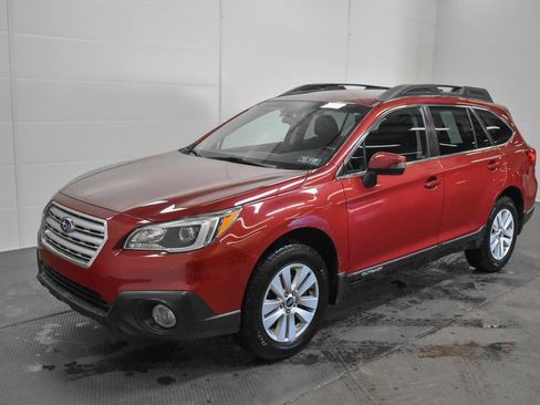 Used 2017 Subaru Outback 2.5i Premium image 3