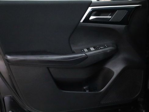 Used 2022 Mitsubishi Outlander ES image 16