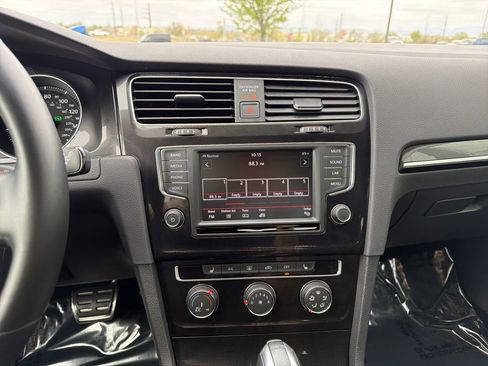 Used 2017 Volkswagen GTI Sport image 18