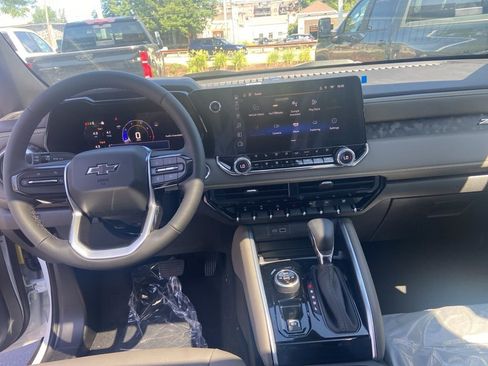 New 2025 Chevrolet Colorado ZR2 w/ Technology Package image 13