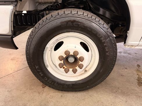Used 2016 Ford E-450 and Econoline 450 Super Duty w/ Power Windows & Locks Group RWD image 13