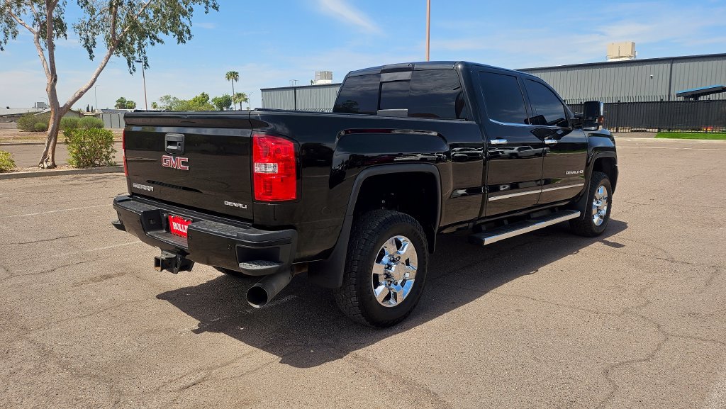 Used 2015 GMC Sierra 3500 Denali w/ Duramax Plus Package AWD/4WD image 11