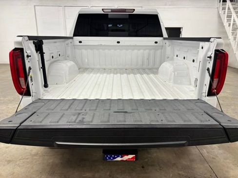 Used 2020 GMC Sierra 1500 SLT RWD image 23