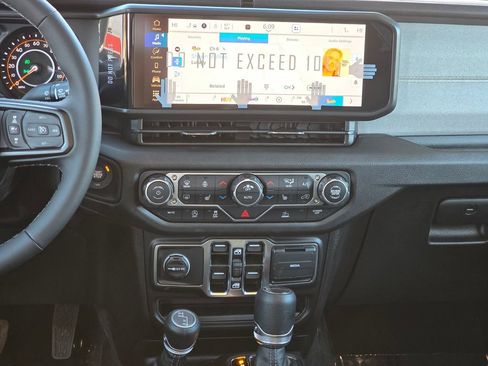 New 2026 Jeep Gladiator Sport AWD/4WD image 29