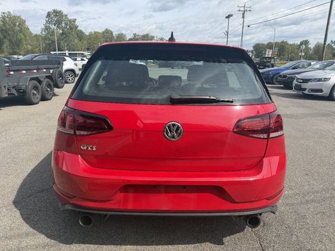 Used 2018 Volkswagen GTI SE w/ SE Leather Package FWD image 3