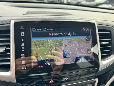 Used 2017 Honda Pilot Touring image 22