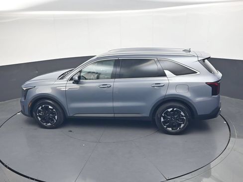 Used 2025 Kia Sorento S FWD image 20