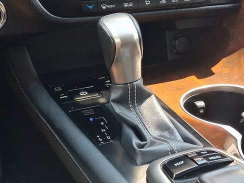 Used 2019 Lexus RX 450h AWD w/ Navigation Package image 15