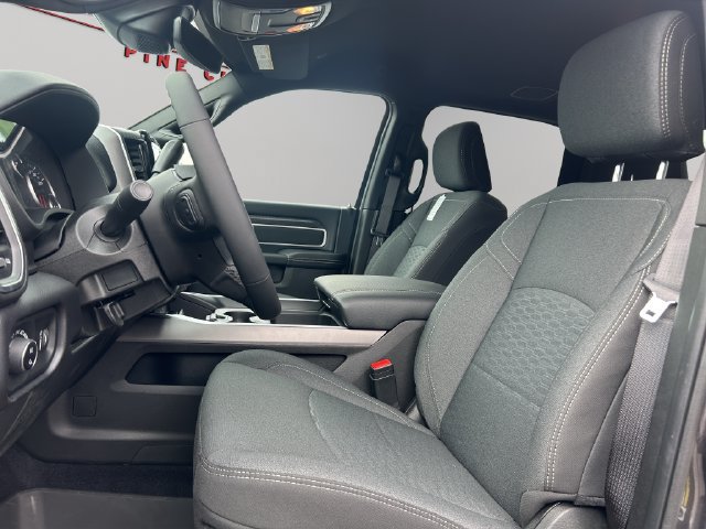 New 2026 RAM 3500 Big Horn AWD/4WD image 12